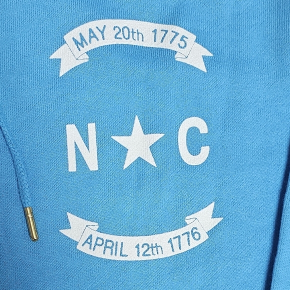 BOXERCRAFT | NORTH CAROLINA CUSTOMIZED LACE FRONT MOCK NECK PULLOVER - N… - Picture 12 of 16